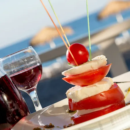 Sea Side Hotel 3*